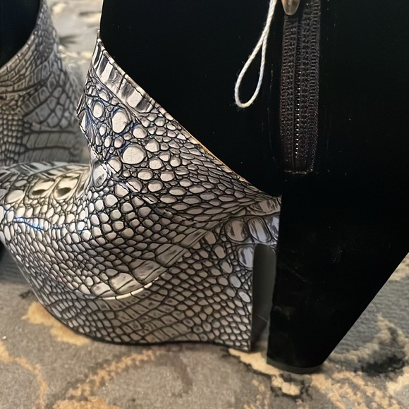 Christian Soriano platform snake booties - Picture 6 of 15